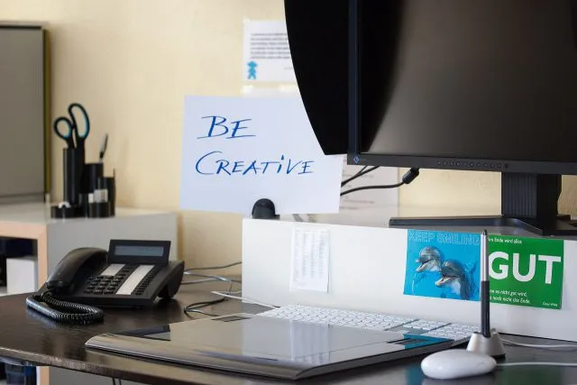 Identyfikacja wizualna – logo, wizytówki, ulotki