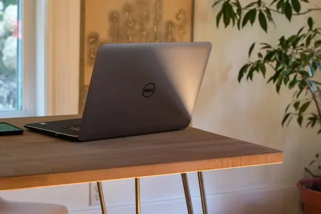 Używane laptopy Dell i Lenovo w AMSO - znajdź swój idealny model