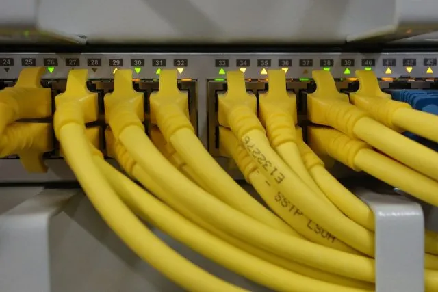 Kable ethernet – rodzaje kabli internetowych