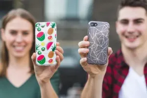 Czy etui skórzane na telefon może być modne i atrakcyjne dla odbiorcy?