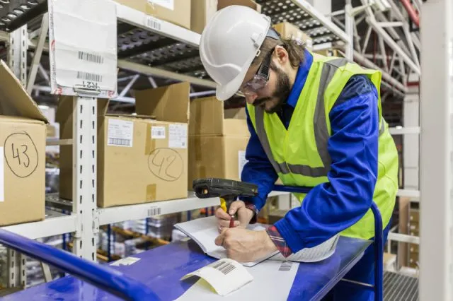 Jakie wyróżnia się rodzaje czytników kodów kreskowych